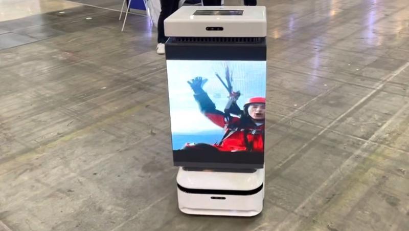 스마트한 자율주행 광고로봇 Near A