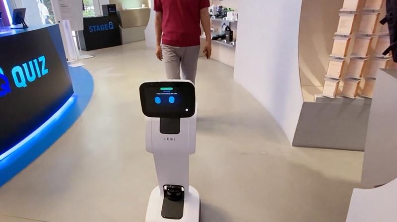 홍대 T팩토리 스마트 안내 로봇 temi