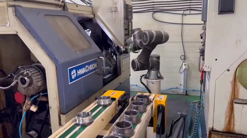 TM로봇을 사용한 CNC 자동화 공정. 1차, 2차 가공 자동화 썸네일