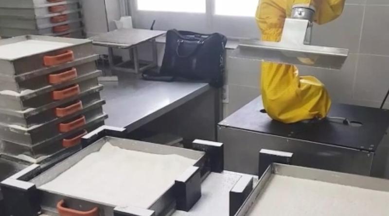 UR5를 사용한 백설기 평탄화 작업 자동화