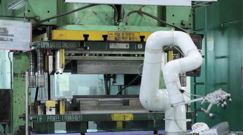 뉴로메카 협동로봇을 활용한 프레스 머신텐딩