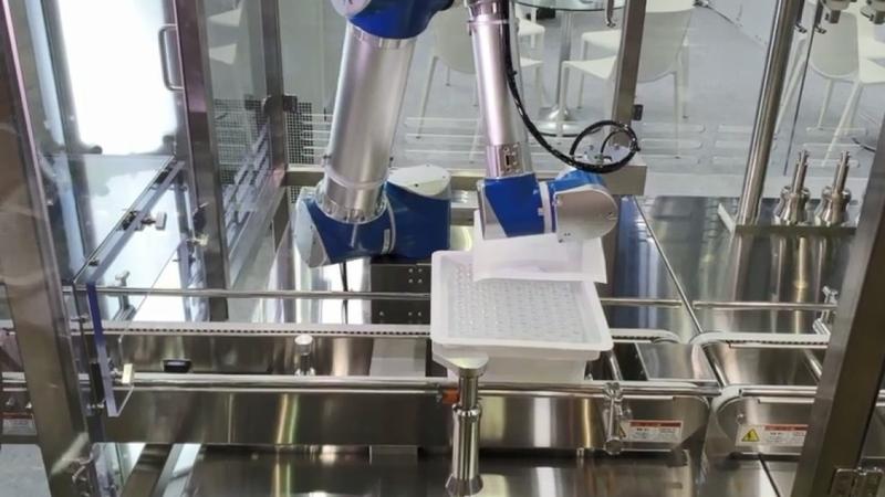 제우스로봇을 활용한 제약 장비 시트지 제거 작업