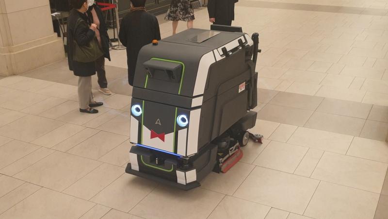 Avidbots Neo 2를 활용한 신세계파미에스테이션 청소