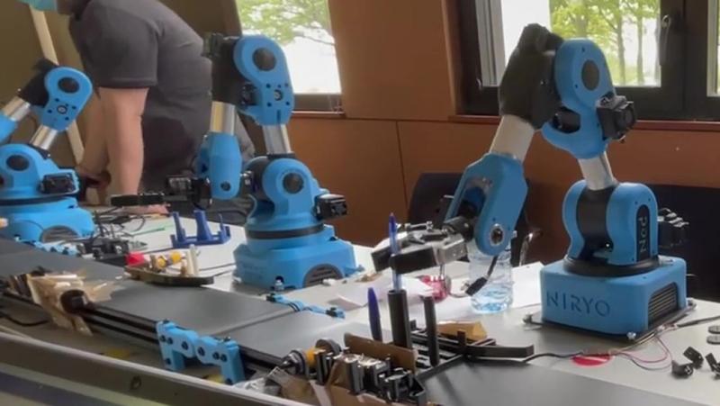 Niryo 교육용 로봇을 활용한 볼펜 조립 실습 썸네일
