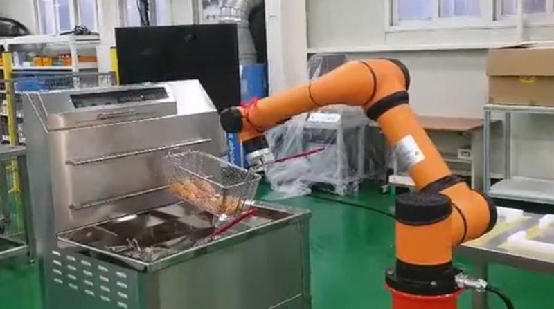 AUBO i7 로봇을 활용한 튀김 로봇