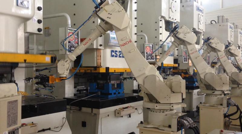 NACHI MC50 10대를 활용한 프레스 머신텐딩