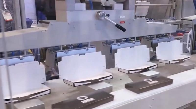 고속 리니어 무빙 트랙(Rockwell iTrak)을 활용한 식료품 박스 패키징