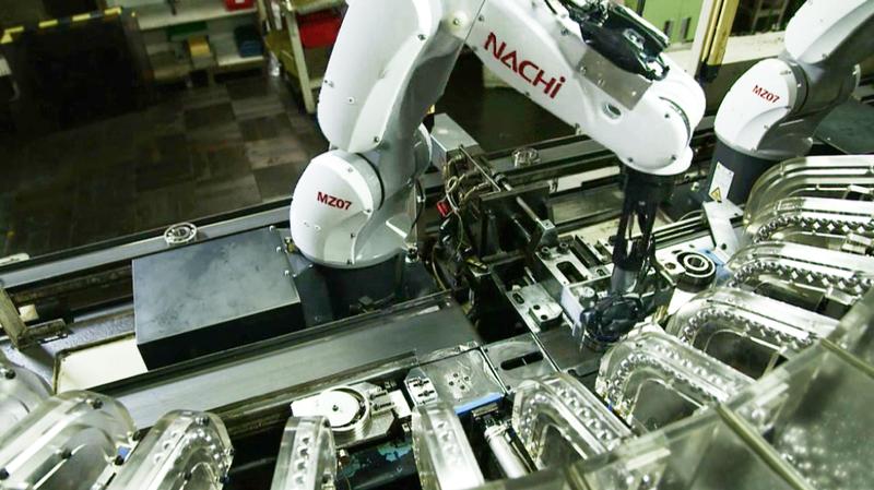 NACHI MZ07 2대를 활용한 볼 베어링 조립