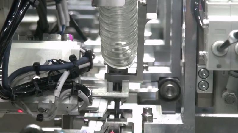 직교로봇을 활용한 자동차용 Weather Strip Clip 자동 삽입 장치