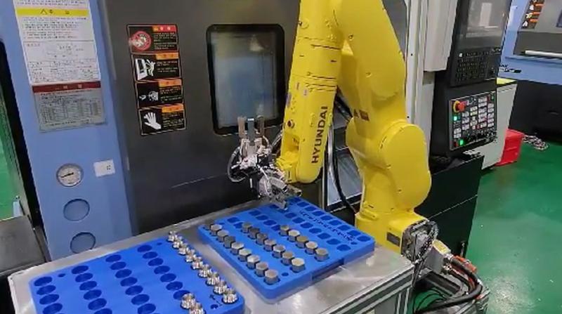 현대로보틱스 HH7을 활용한 LYNX 2100 CNC 머신탠딩