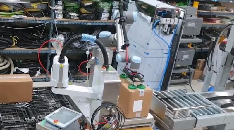 UR10를 활용한 종이박스 제함, 패킹, 팔레타이징 올인원 솔루션