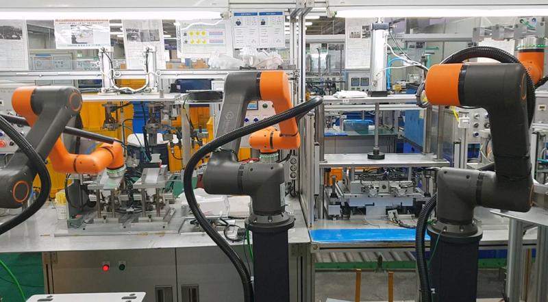 한화 협동로봇 HCR-5를 활용한 플라스틱 용기 제작