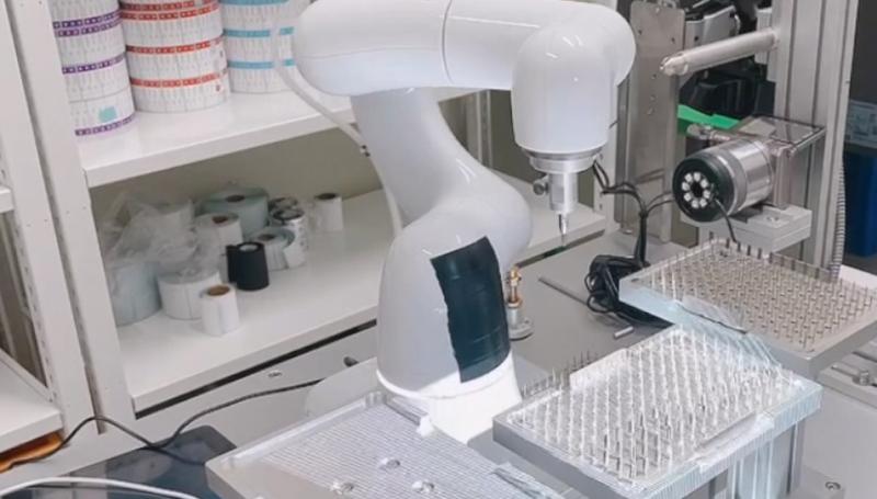 덴소 COBOTTA를 활용한 임플란트 3D 검사 및 빈피킹