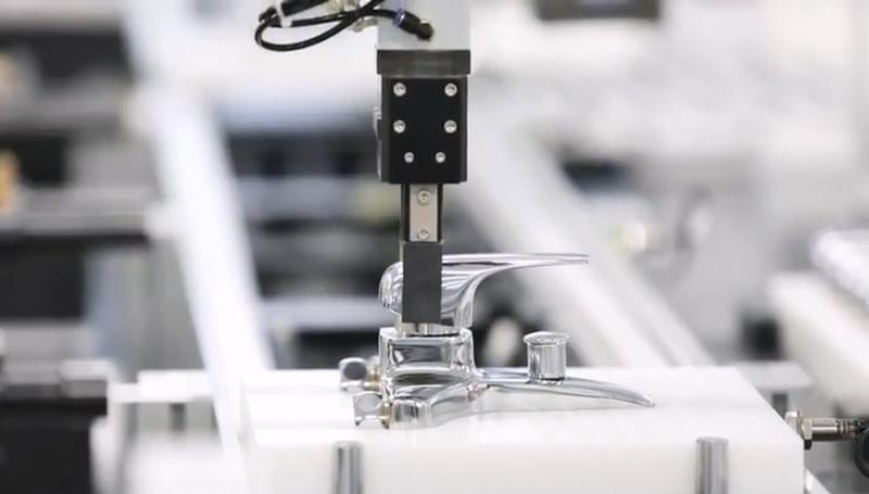 두산 M0609 5대를 활용한 수도꼭지 조립