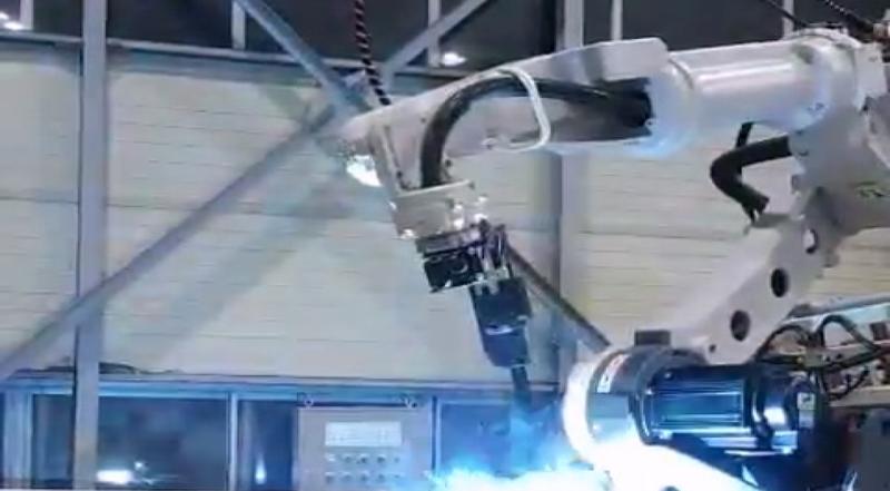 파나소닉 용접 시스템을 활용한 자동차 적재함 하부 ARC 용접