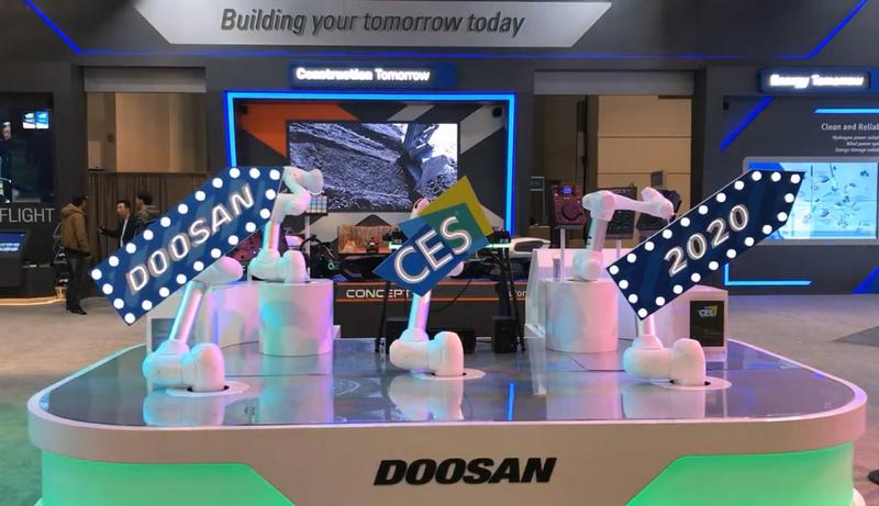 두산 협동로봇을 활용한 사인스피닝 + 디제잉 퍼포먼스