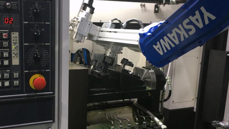 야스카와 로봇를 활용한 위아 WIA MCT 3대 금속가공 머신텐딩